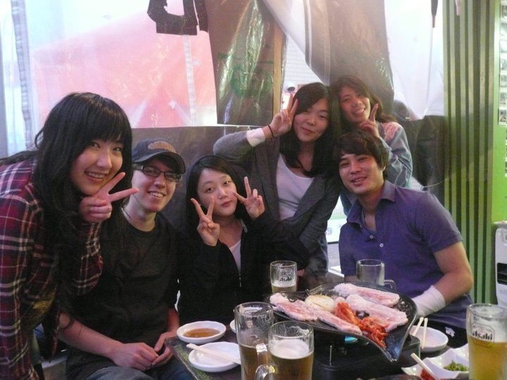 KCP students Pla, Steven, Anna, Kyeongmi, Erng, and Tae Hoon in Koreatown. 