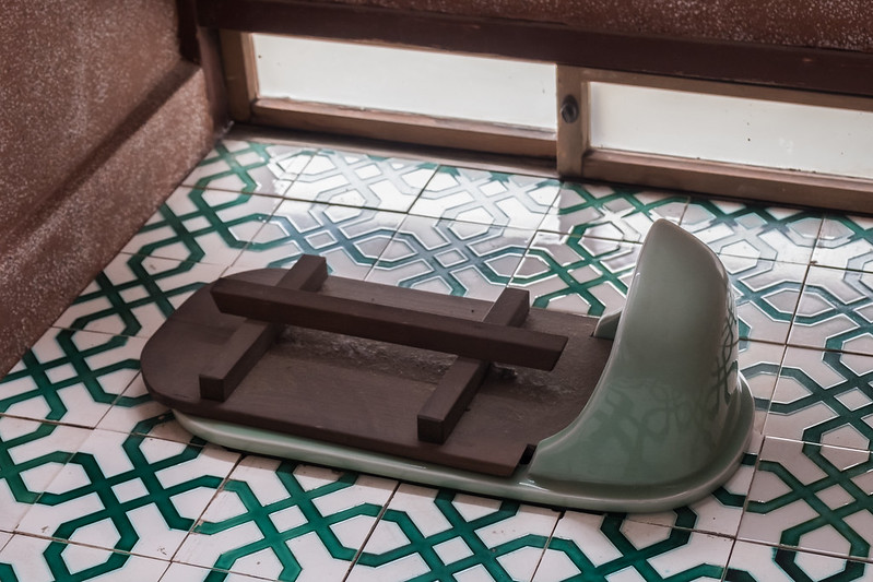 Benefits of the Washiki: Japanese-style Squat Toilet | KCP International